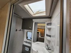 Bild 16 Hymer Camper Van Yellowstone Automatik Dachklima