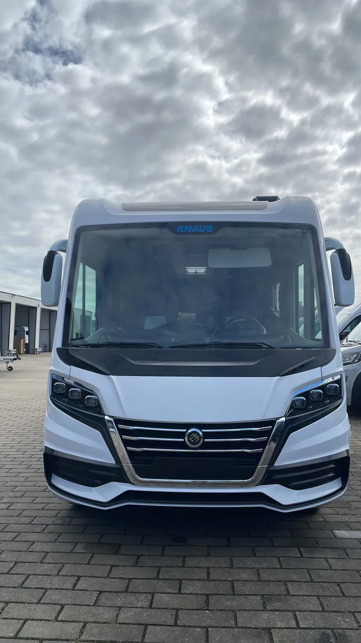 Frontal Vorne Knaus Sun I 700 LEG Sofort verfügbar