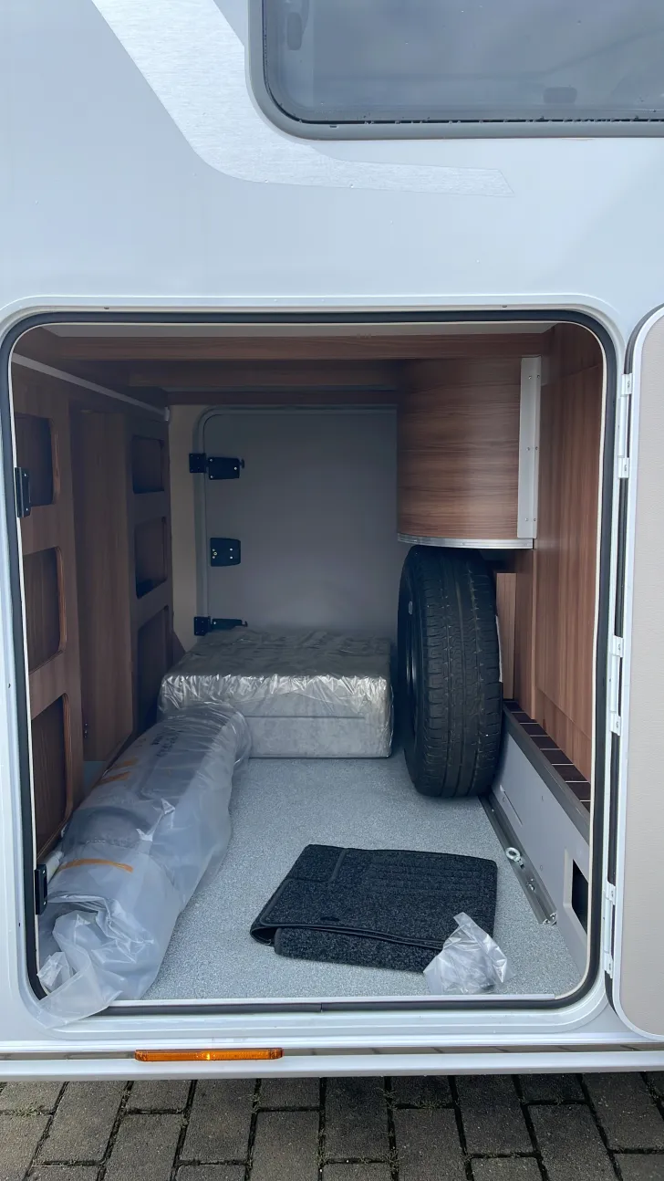 Heckgarage Knaus Sun I 700 LEG Sofort verfügbar