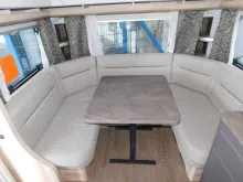 Fahrzeugbild Hobby De Luxe 460 UFe #7