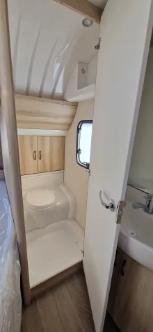 Fahrzeugbild Hobby De Luxe 560 KMFe #11