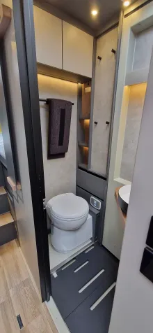 Fahrzeugbild Niesmann + Bischoff iSMOVE 6.9 E Sie sparen 17.815,-€!! -10%!! #28