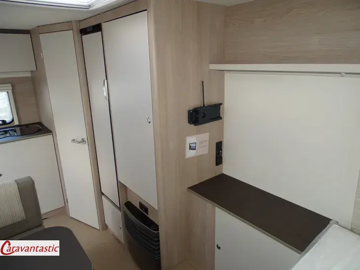 Fahrzeugbild Bürstner PREMIO LIFE 425 TS #8
