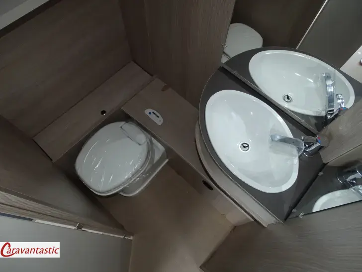 Fahrzeugbild Bürstner PREMIO LIFE 425 TS #10