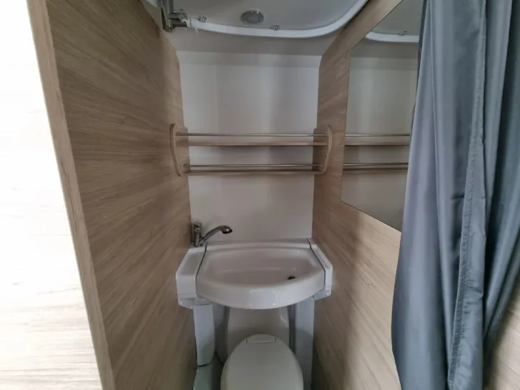 Fahrzeugbild Caravelair Alba 426 Family #15