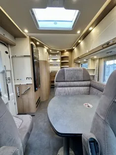 Bild 6 Malibu Reisemobil T 490 LE Skyview+Fahrassistenten