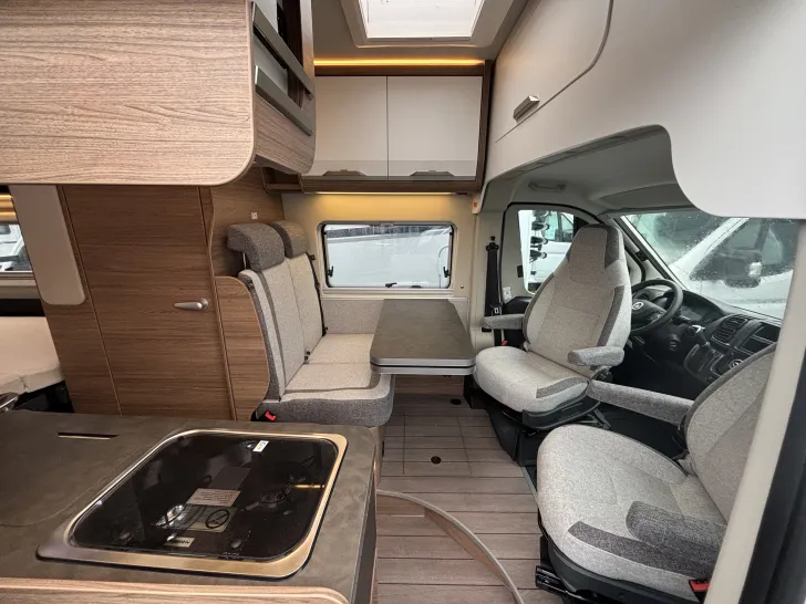 Sitzgruppe Knaus BoxLife 630 ME Automatik 4 Pakete, S7 Fenster