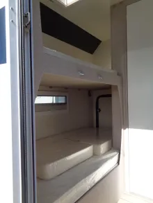 Fahrzeugbild McLouis Glamys 322 #8