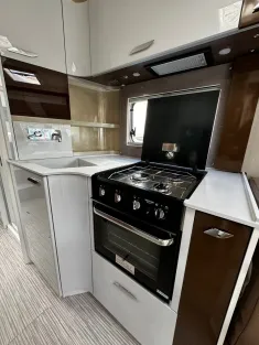 Bild 8 Bürstner Elegance I 910 G
