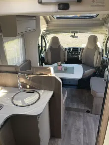 Fahrzeugbild Carado T 447 Maxi 4,4 t 180PS Autom #6