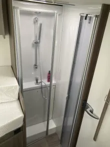 Fahrzeugbild Carado T 447 Maxi 4,4 t 180PS Autom #12