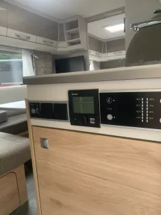 Bild 12 Dethleffs Nomad 560 FMK Markise , Dachklima , Mover