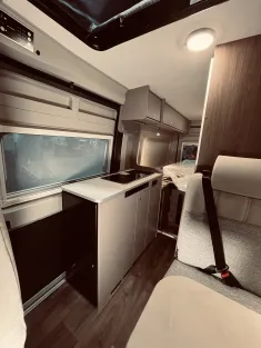 Bild 8 Carado Camper Van 602 PRO Längsbett, Automatik, AD