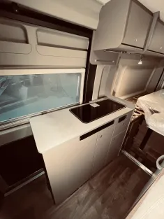Bild 11 Carado Camper Van 602 PRO Längsbett, Automatik, AD