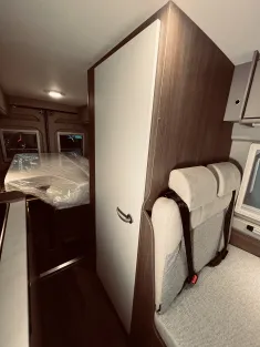 Bild 12 Carado Camper Van 602 PRO Längsbett, Automatik, AD