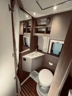 Bild 18 Carado Camper Van 602 PRO Längsbett, Automatik, AD