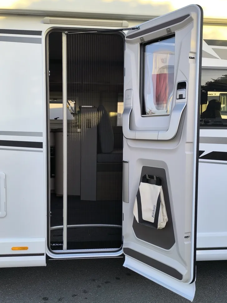 Fahrzeugbild Knaus LIVE / L!VE I 900 LEG #6