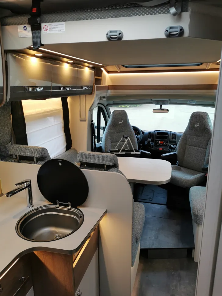 Fahrzeugbild Dethleffs Trend T 7057 EB 140PS+EB+Hubbett #12