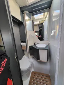 Fahrzeugbild Laika Kosmo L 319 #20