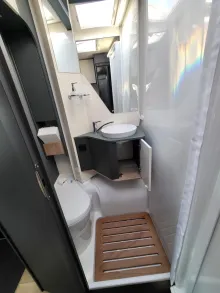 Fahrzeugbild Laika Kosmo L 319 #25