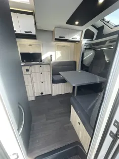 Bild 8 Sun Living S 72 DC -Queensbett mit Hubbett