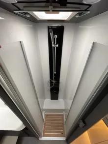 Fahrzeugbild Laika Kosmo L 409 - mit Hubbett- VERKAUFT #13