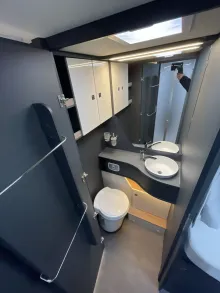 Fahrzeugbild Laika Kosmo L 409 - mit Hubbett- VERKAUFT #14