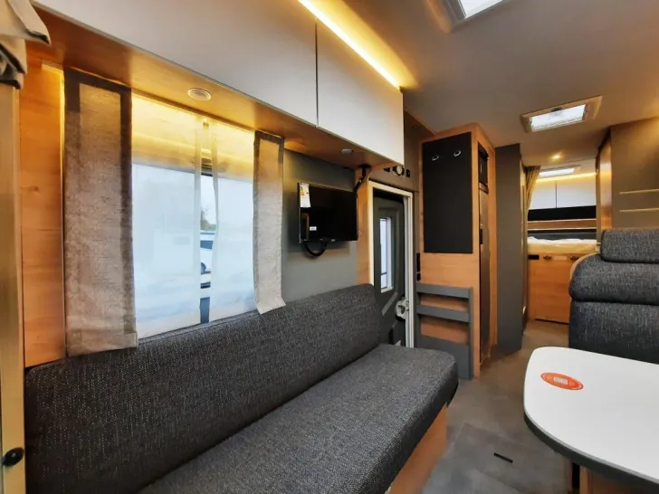 Fahrzeugbild Dethleffs XL Family A 7872-2 Sparen Sie 27.373,- € #6