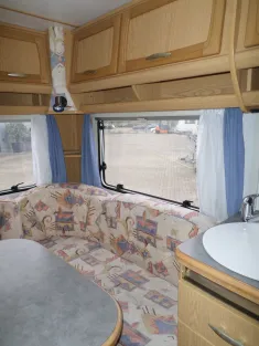 Bild 8 TEC Weltbummler 490 Nr. 102 - franz. Bett, RSG