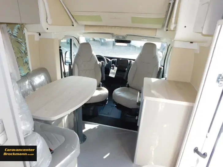Fahrzeugbild Wingamm Oasi 690 Twins spare 25000€ #15