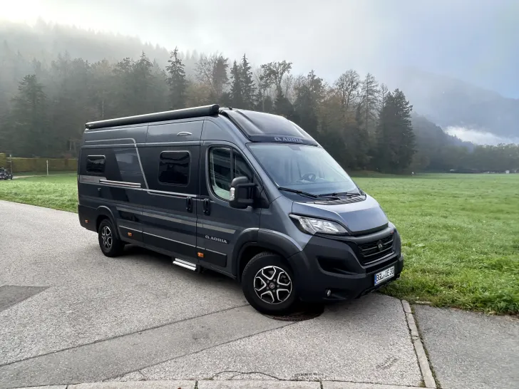 Fahrzeugbild Adria Twin Plus 640 SGX #1