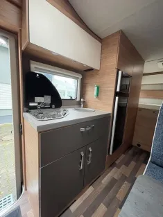 Bild 11 Weinsberg CaraHome 650 DG Mietwagen Verfügbar Nov 25