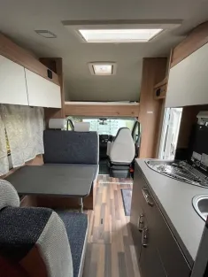 Bild 15 Weinsberg CaraHome 650 DG Mietwagen Verfügbar Nov 25