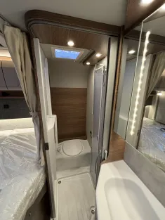 Bild 12 Knaus Van I 550 MF L-Sitz ISOFIX Rahmenfenster