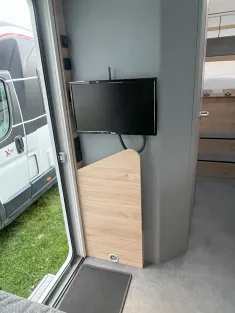 Bild 10 Dethleffs Just Camp T 6812 EB 1. Hand, Markise, TV