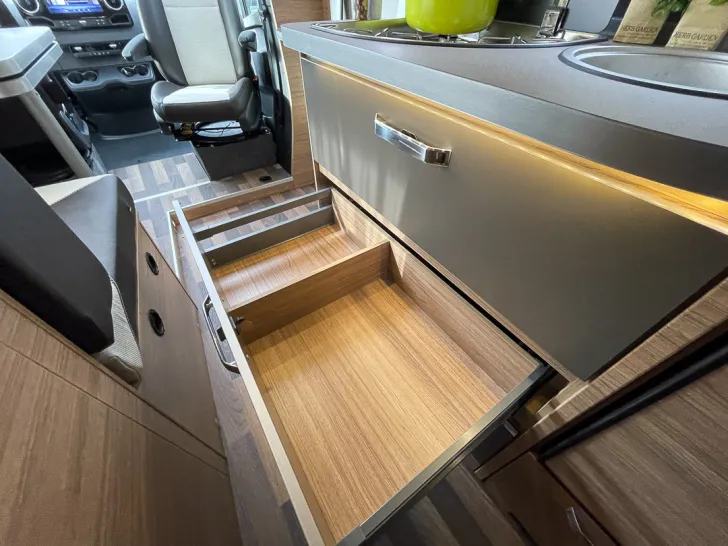 Fahrzeugbild Weinsberg CaraCompact Suite MB EDITION [PEPPER] 640 MEG #36