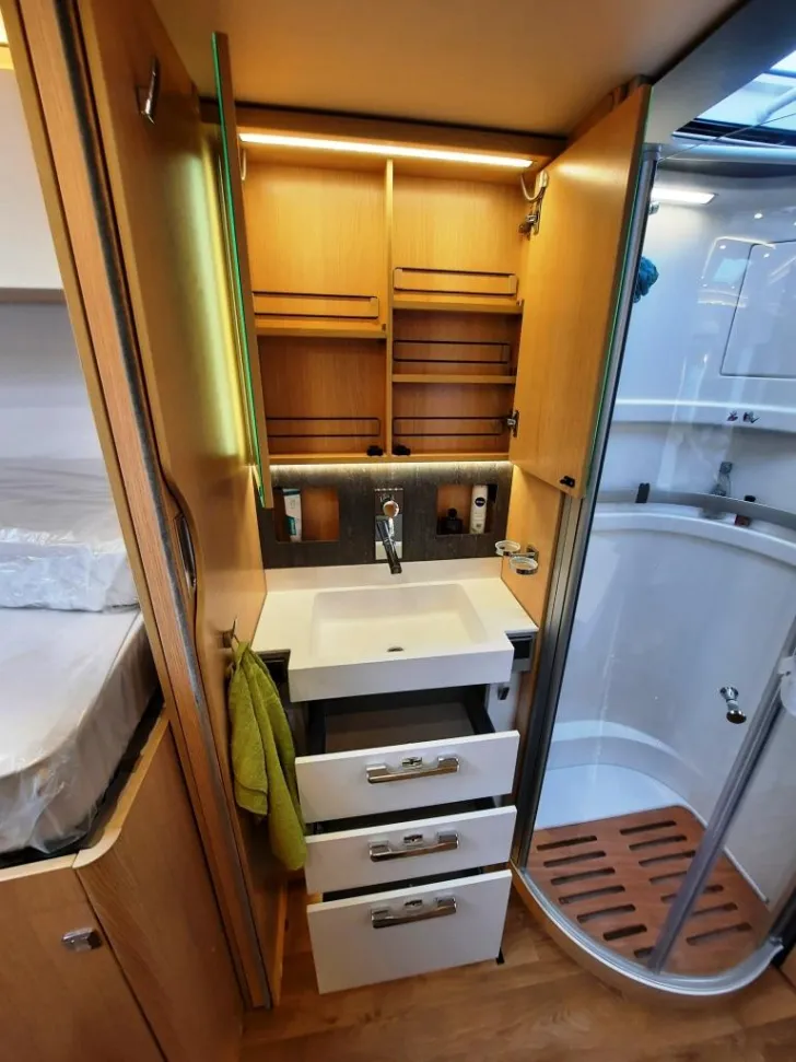 Fahrzeugbild Hymer B-Klasse ML I 880 Verfüg. Sparen Sie 19.300,- €! #18