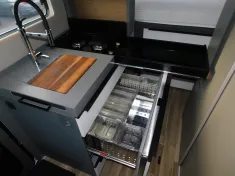 Bild 26 Niesmann + Bischoff iSMOVE 7.3 F Alde, HY4, 2x Lithium usw. usw