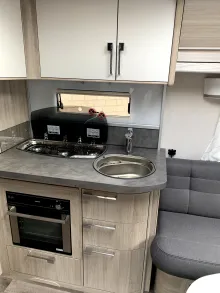 Fahrzeugbild Kabe Royal 560 GLE #9