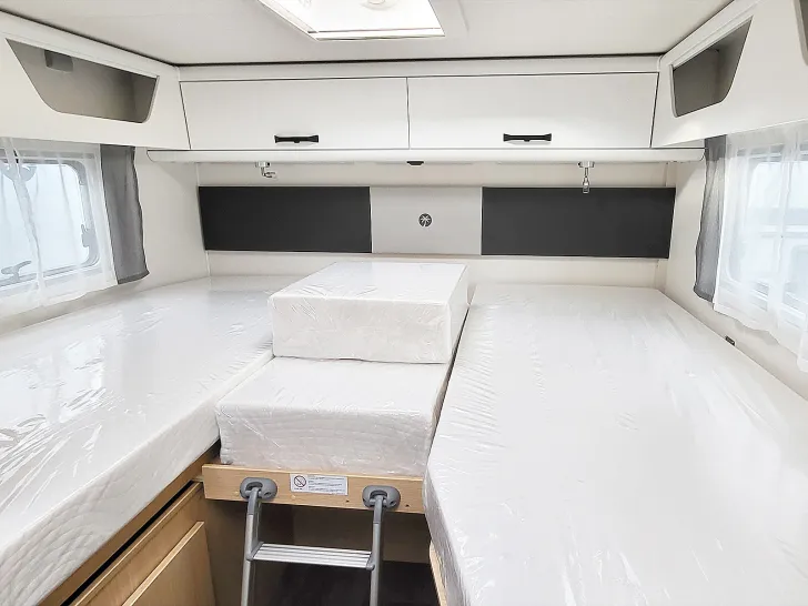 Fahrzeugbild Sunlight FORD ADVENTURE ED T 670S #9