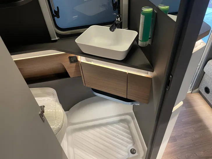 Fahrzeugbild Knaus Azur 500 EU #19