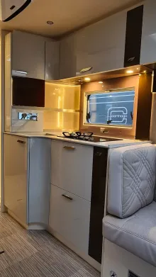 Fahrzeugbild Bürstner Elegance I 910 G Listenpreis: 207.200€ #11