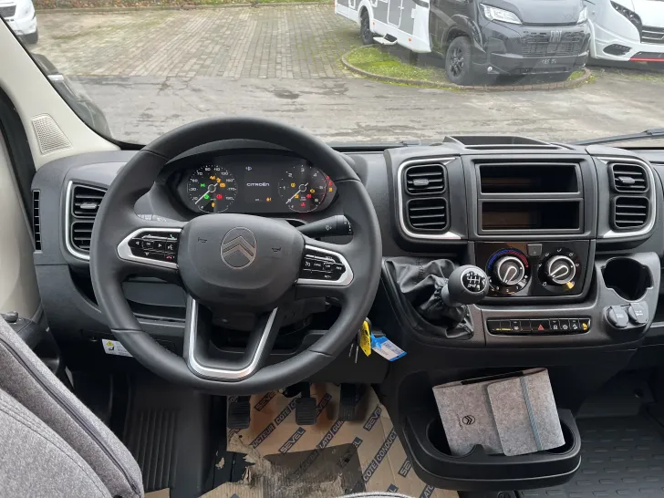 Fahrzeugbild Sunlight V 66 #12