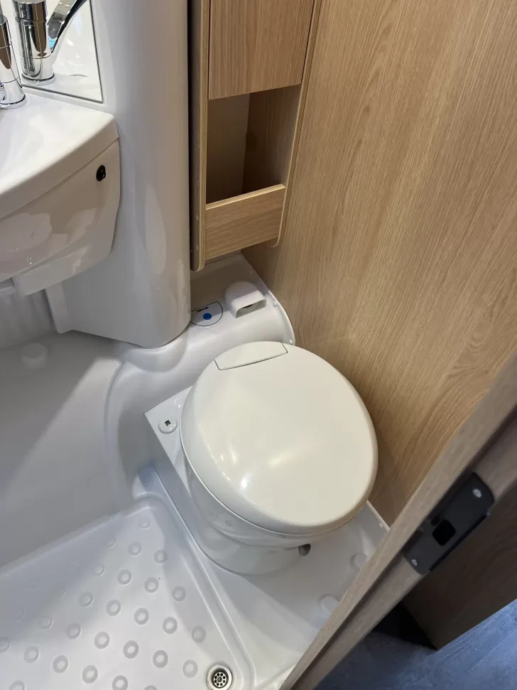 Fahrzeugbild Sunlight V 66 #21