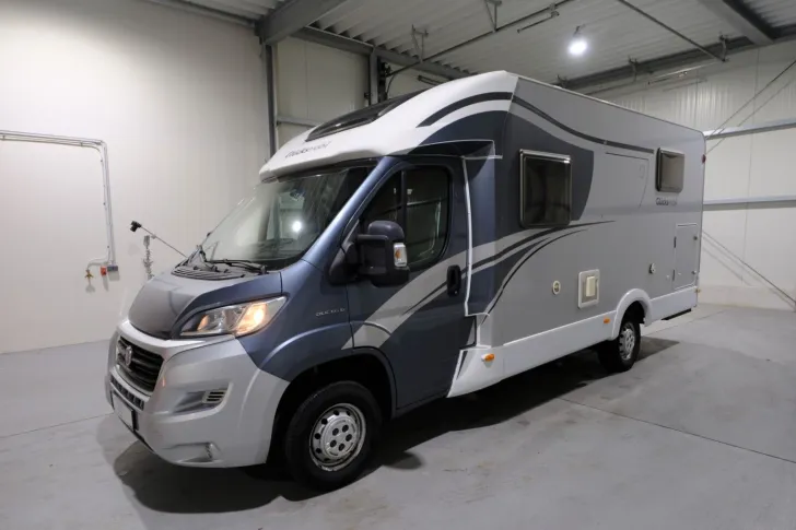 Fahrzeugbild Glücksmobil T 686/Einzelbetten/Garage/Markise/Solar #2