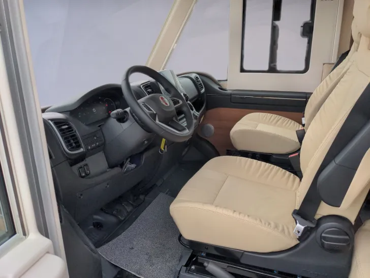 Fahrzeugbild Carthago E-LINE I 50 LE #6