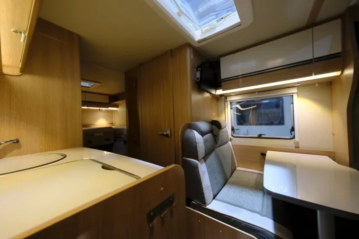 Fahrzeugbild Glücksmobil T 686/Einzelbetten/Garage/Markise/Solar #7