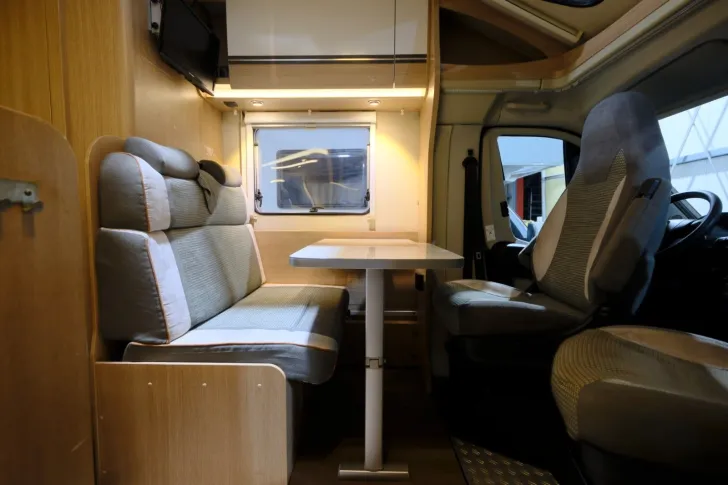 Fahrzeugbild Glücksmobil T 686/Einzelbetten/Garage/Markise/Solar #11