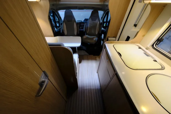 Fahrzeugbild Glücksmobil T 686/Einzelbetten/Garage/Markise/Solar #12