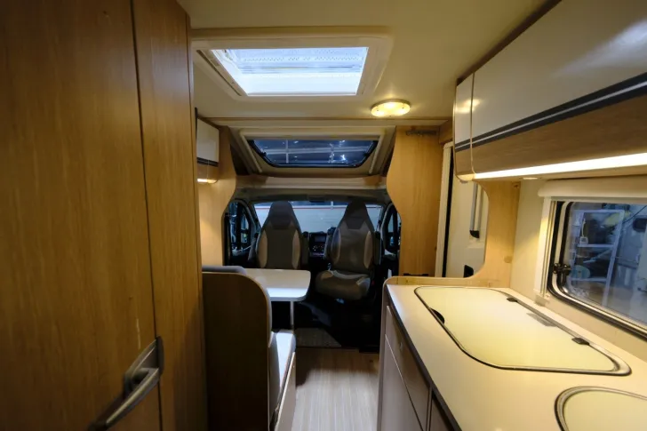 Fahrzeugbild Glücksmobil T 686/Einzelbetten/Garage/Markise/Solar #13